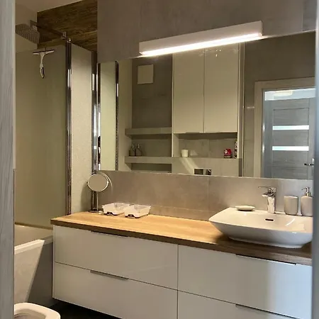 Wiatraczna 136 * ワルシャワ