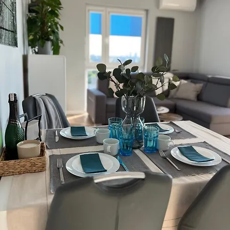 Appartement Wiatraczna 136 *