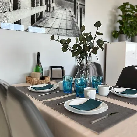 アパート Wiatraczna 136